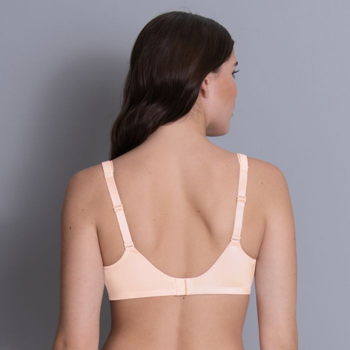 Anita_Selena_Bra_Back_5776X