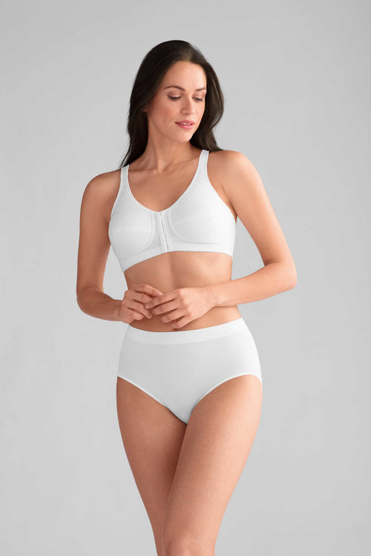 GretaSB_2124_White