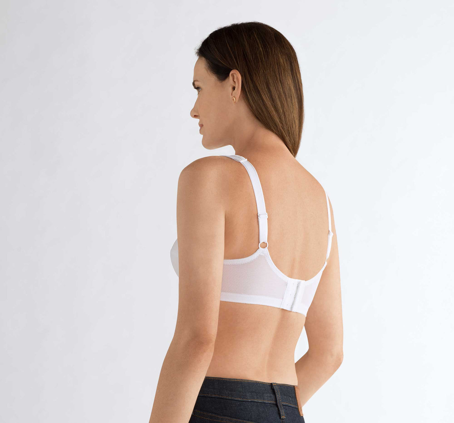 KellySB_2153_White_BACK