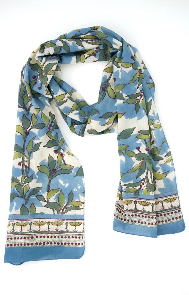 winter_berry_15x72_33e77fc7-d1ab-46b0-91dd-13df1993fe51_1024x1024