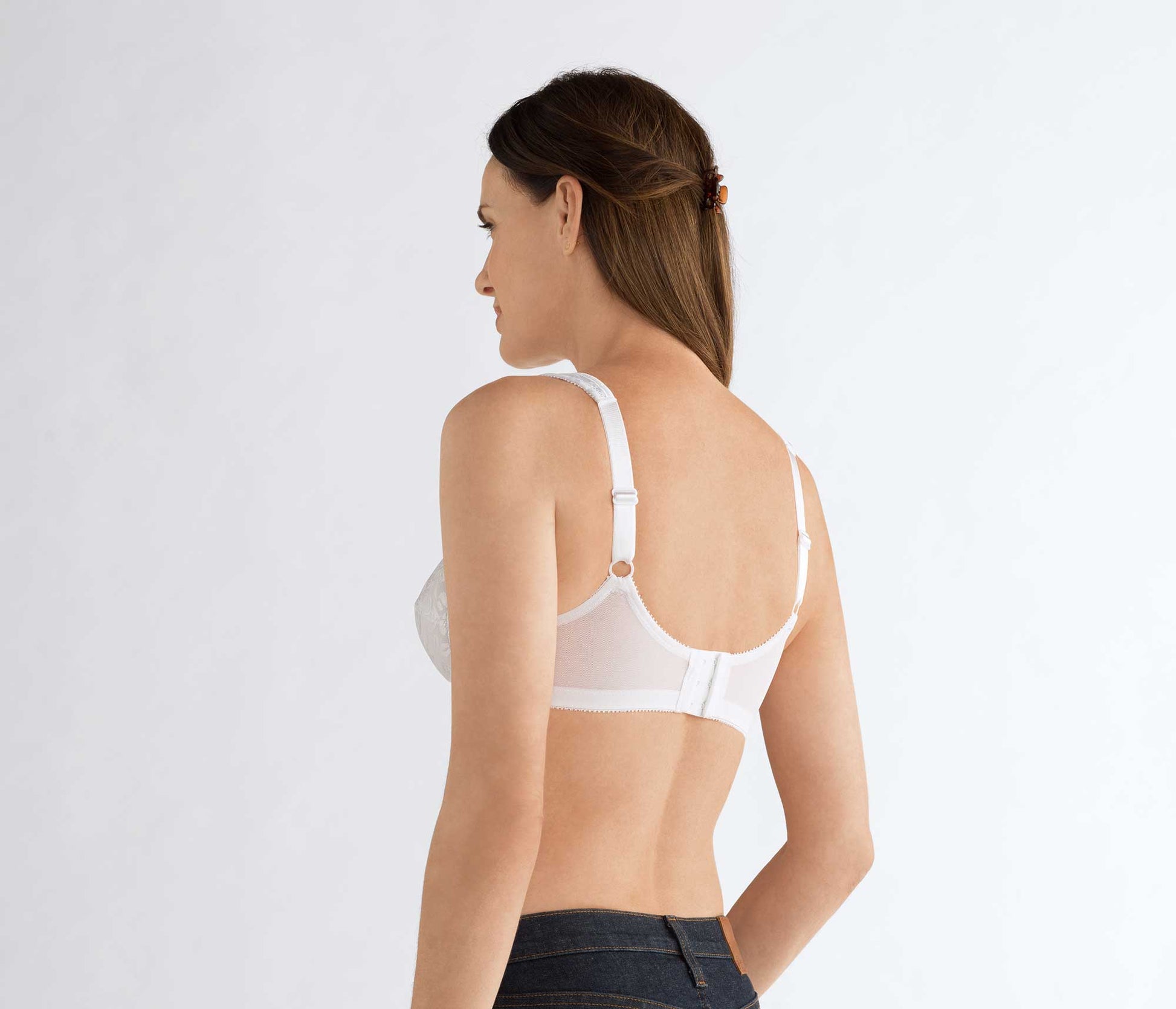 EllaSB_2133_White_BACK